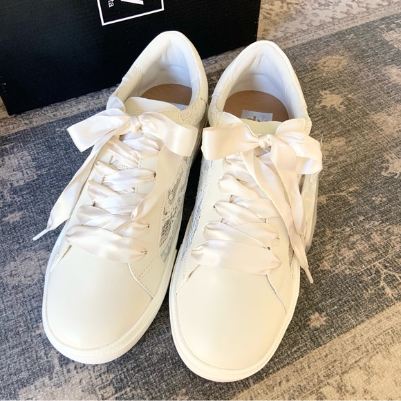 Dolce Vita Harryson Ivory Lace Sneakers Ribbon Shoes Bridal Girly Size 9.5 NEW - Picture 4 of 16